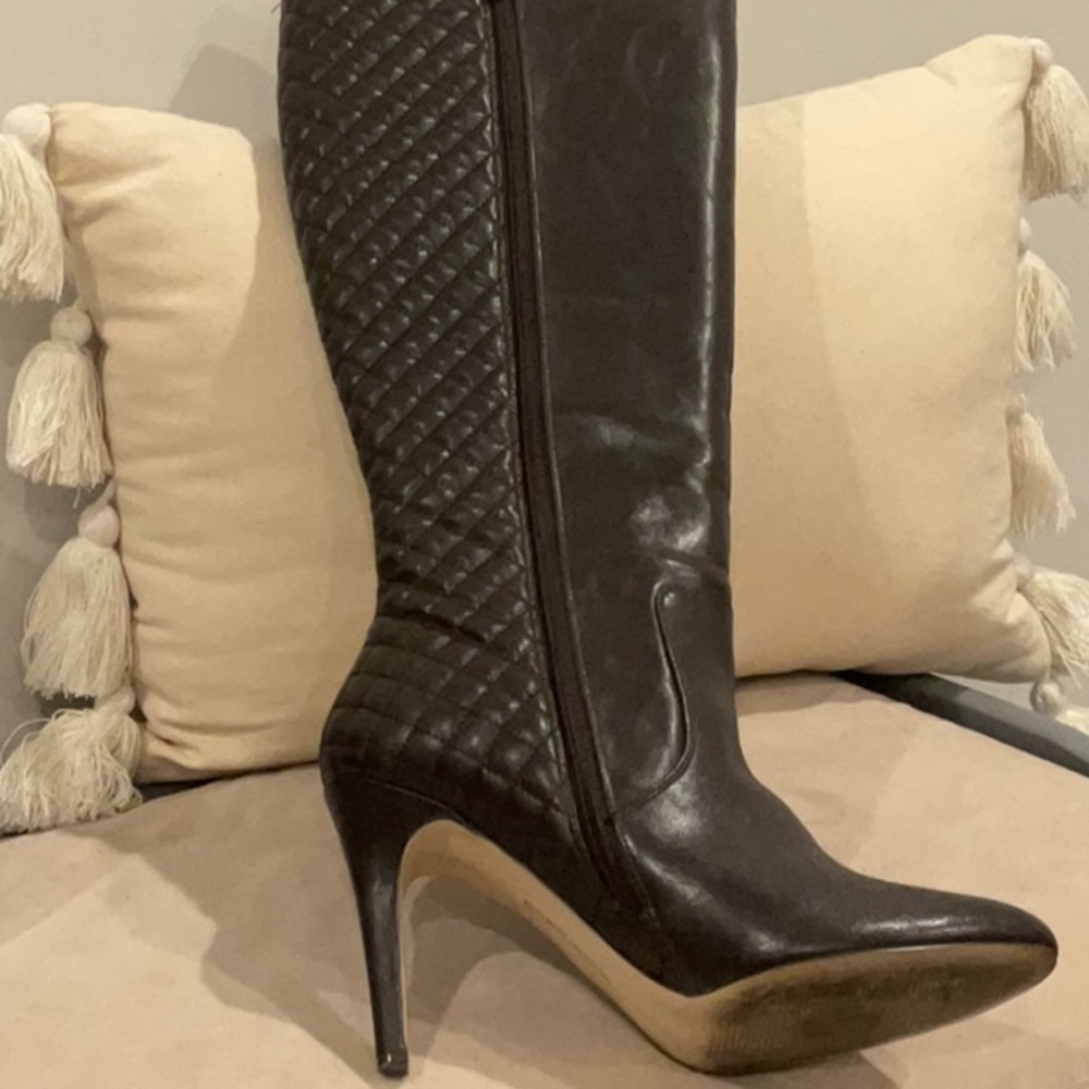 BCBGeneration Elegant Brown Quilted Knee-High Boots - Picture 3 of 3